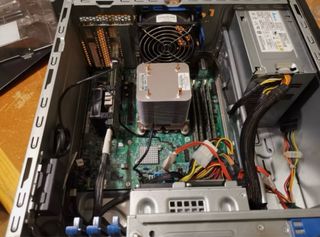 Server HP Proliant ML310 Gen8