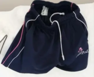 Pantalón corto colegio Maristas talla 5 años