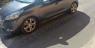 Peugeot 208 2012
