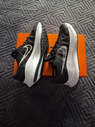 Zapatillas Nike Zoom Winflo Negras