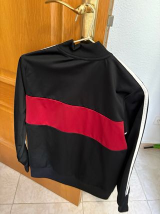 Chaqueta Adidas Negra y Roja