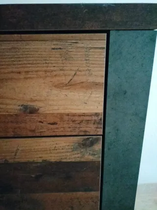 Cómoda Neleke Industrial Madera y Metal