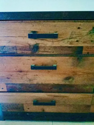 Cómoda Neleke Industrial Madera y Metal