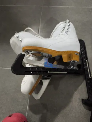 Patines de hielo blancos Bladerunner