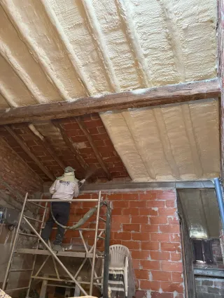 Espuma proyectada para aislamiento