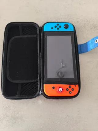 Console Nintendo Switch + Accessori