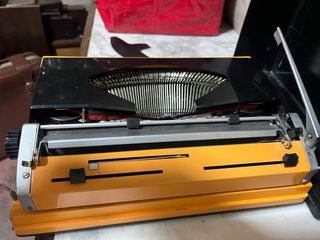 Máquina de escribir Amaya 93 con estuche