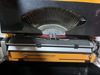 Máquina de escribir Amaya 93 con estuche