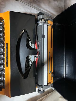 Máquina de escribir Amaya 93 con estuche