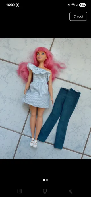 Barbie curvy capelli rosa