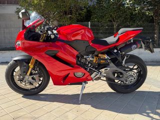 Ducati Panigale V2s 2025 Roja