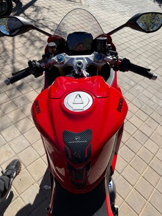 Ducati Panigale V2s 2025 Roja