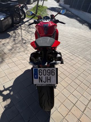 Ducati Panigale V2s 2025 Roja
