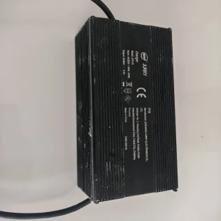 Cargador SÚPER Rápido 84V 8A (72V) - Conector Espe