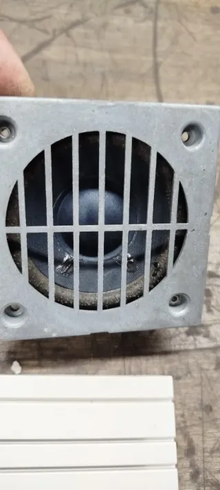 Altavoz EGi G19C/16  y rejilla blanca