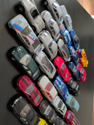 Coches miniatura escala 1:64
