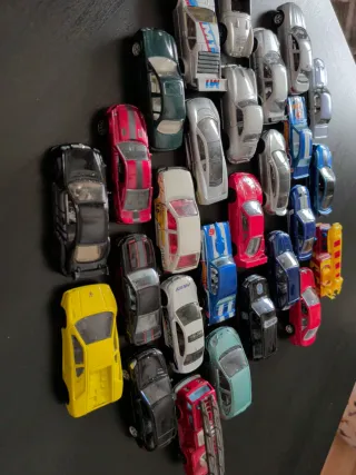 Coches miniatura escala 1:64