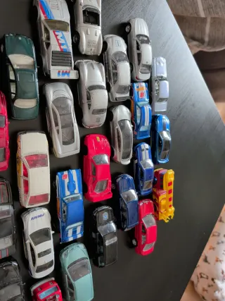 Coches miniatura escala 1:64