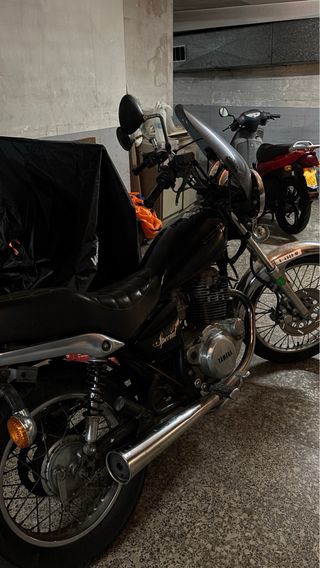 Yamaha SR 250 Speciale Negra