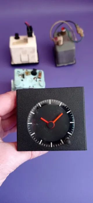 Relojes analógicos del Renault 19 cuatro modelos.