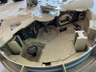 Millennium Falcon + Figure Star Wars