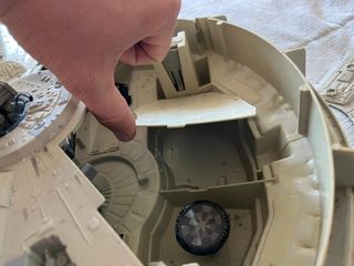 Millennium Falcon + Figure Star Wars