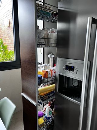 Muebles de cocina modernos con electrodomésticos