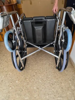 Silla de ruedas acero con WC