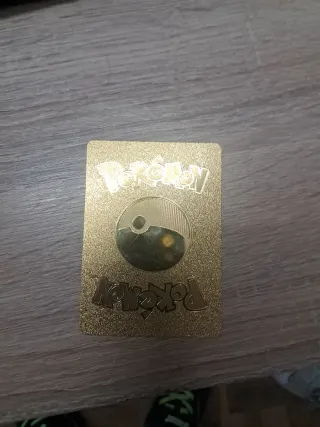 Carta Pokémon Pikachu Mega Altaria Dorada