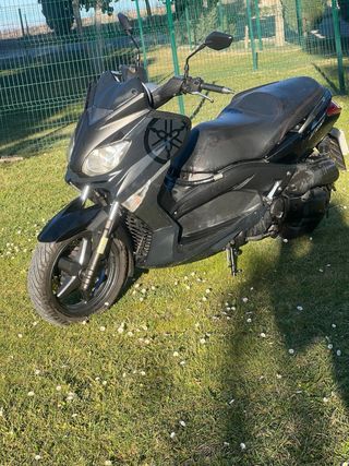 Yamaha XMAX