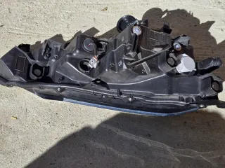 Faro izquierdo Lexus UX 250