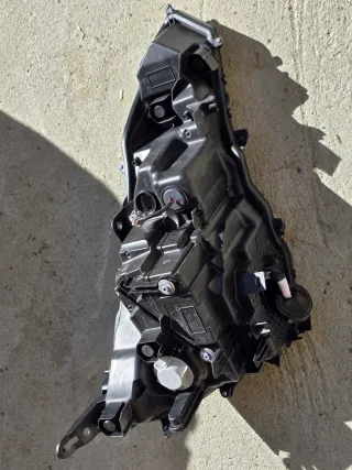 Faro izquierdo Lexus UX 250