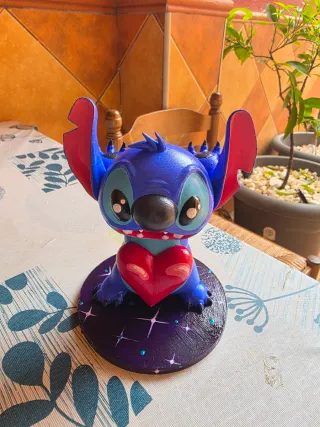 Figura Stich pintada a mano y diseñada desde 0.