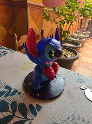 Figura Stich pintada a mano y diseñada desde 0.