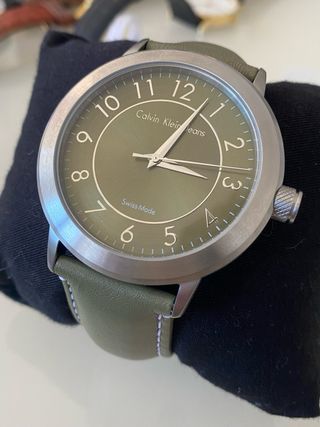 Reloj elegante minimalista acero verde con caja –