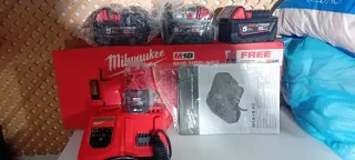 Milwaukee M18 5.0Ah Baterías y Cargador +REGALO