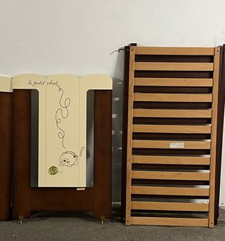 Cuna de bebé de madera
