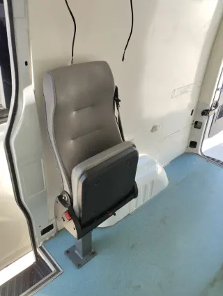 Asiento Ambulancia con Cinturón