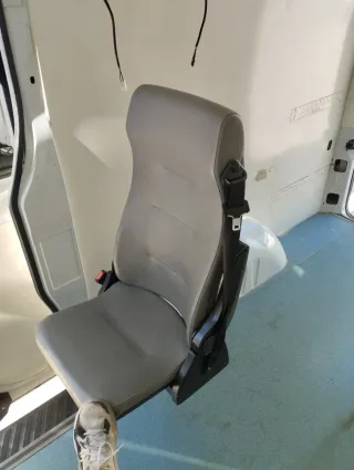 Asiento Ambulancia con Cinturón