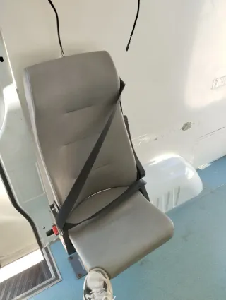 Asiento Ambulancia con Cinturón