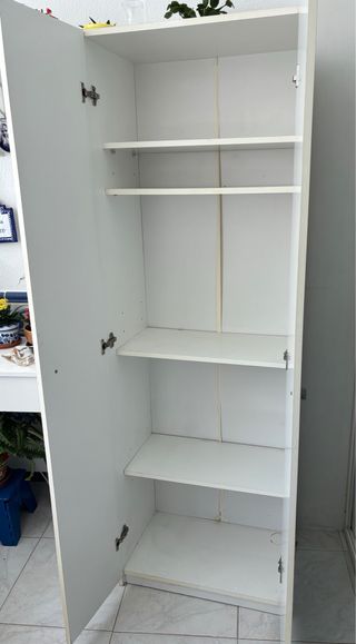 Armario Escobero Blanco