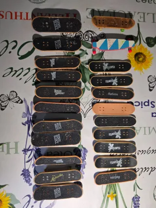 Lote Tech Deck Fingerboard: Skatepark + 22 Skates