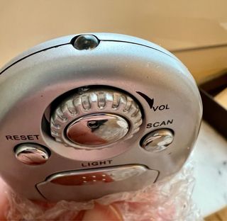 Mini Radio FM Portatile con Torcia - Vintage