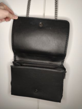 Borsa a spalla nera effetto pitone