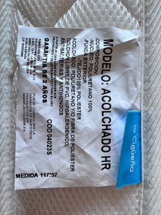 Cuna plegable + colchón y sábanas