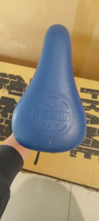 Asiento BMX Pivotal marca Misión