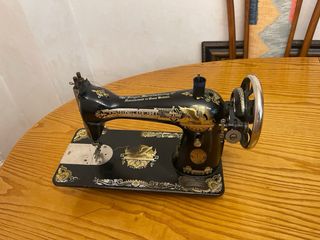 Máquina de coser Singer antigua