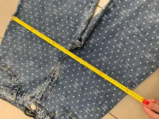 Pantalones vaqueros Chanel monograma