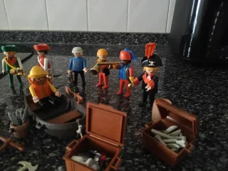 Lote  de 8 Playmobil Piratas y Accesorios