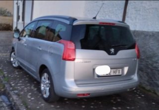 Peugeot 5008 2011